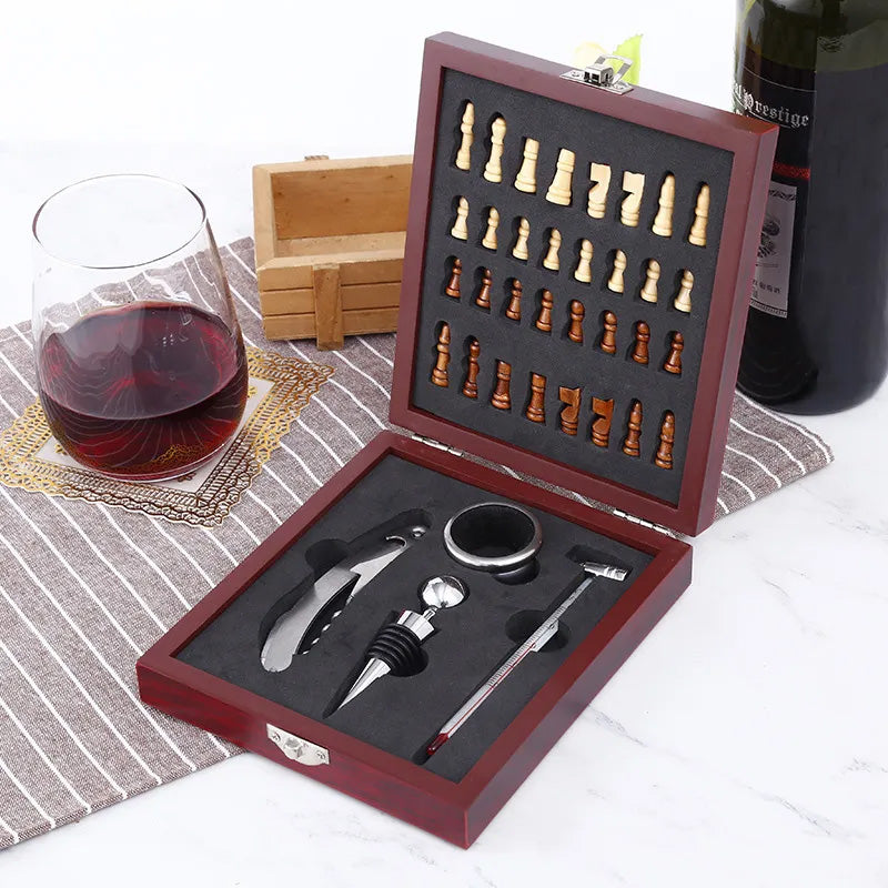 Tablero ajedrez más accesorios vino