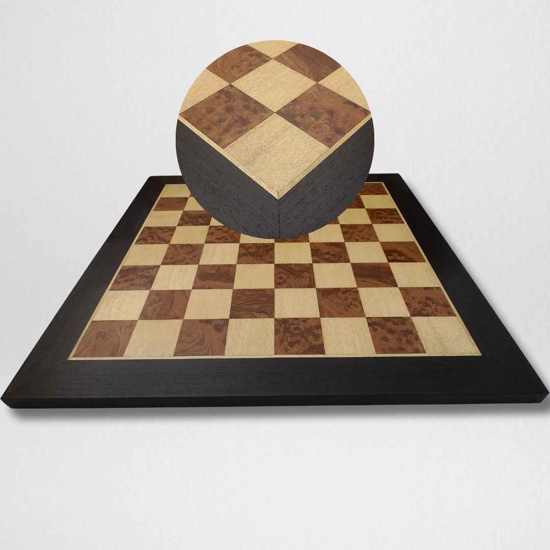 Tablero de Ajedrez de Madera 55x55 cm – Borde Ébano Catedral, Casillas de Sicomoro y Raíces